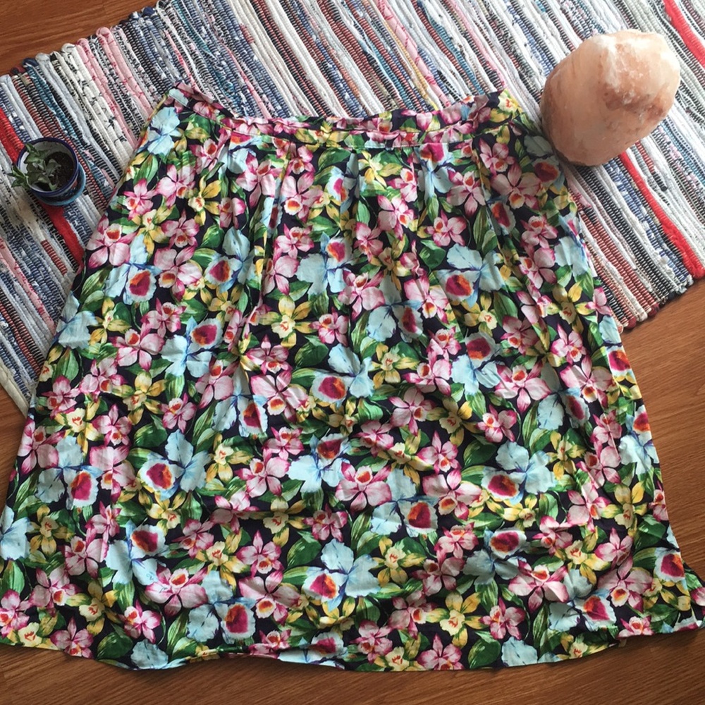 Floral pocketed cotton skirt